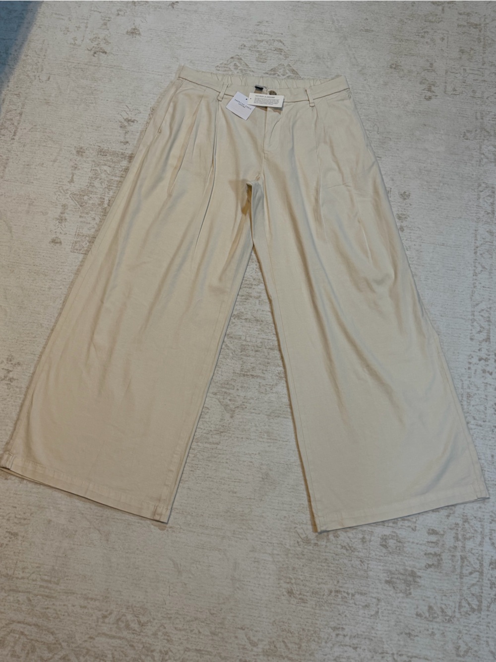 American Eagle Outfitters Wide-Leg Pants in Cream